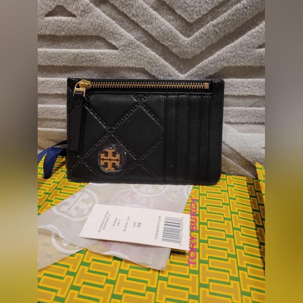 🎉 SOLD 🎉 BNWT Tory Burch card holder